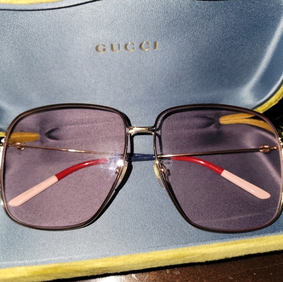 Pink Gucci sunglasses - Picture 2 of 3